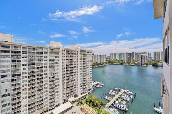 Building Photo - 18041 Biscayne Blvd