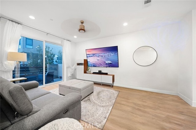 Building Photo - 657 Wedge