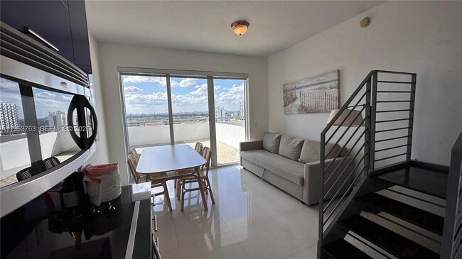 Building Photo - 60 SW 13th St