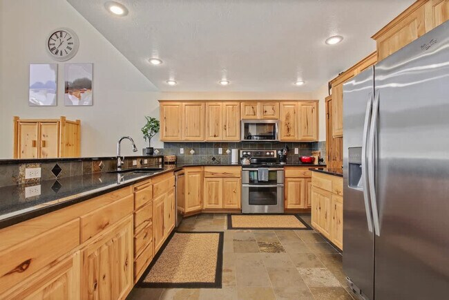 Building Photo - 130 Par Dr