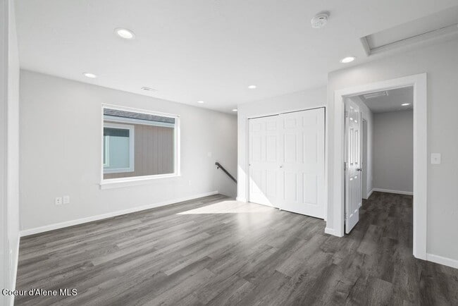 Building Photo - 2704 N Miami Ct