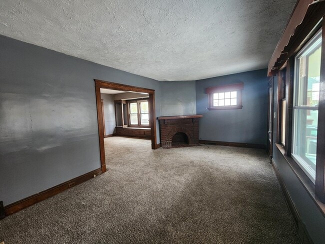 Building Photo - 11321 Parkview Ave