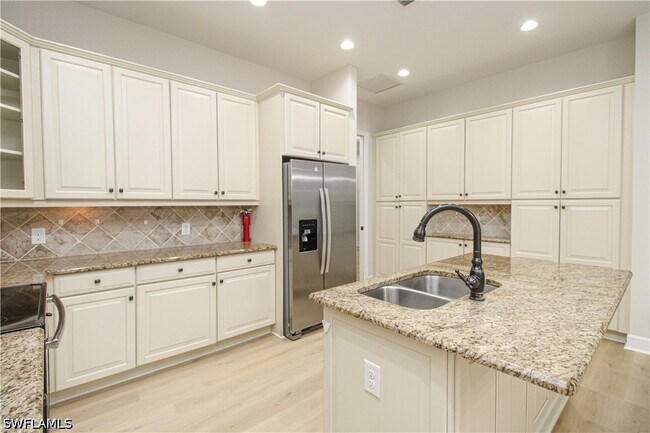 Building Photo - 9122 Isla Bella Cir