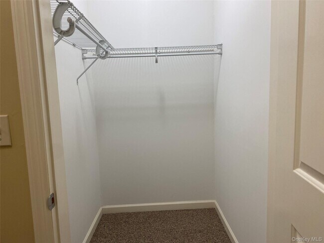 Building Photo - 11 Nicole Ct