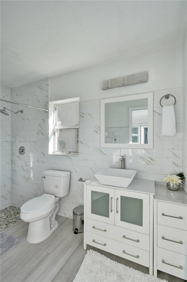 Building Photo - 4310 NW 63rd Ave