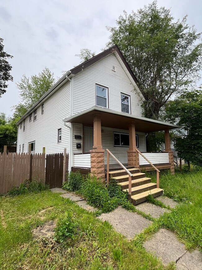 Building Photo - 4221 Newark Ave