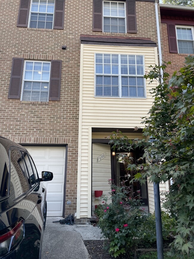 Building Photo - 6108 Castletown Way