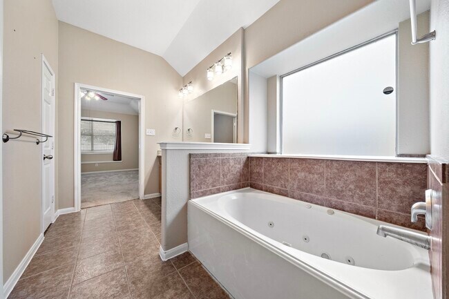 Building Photo - 25715 Abbotglen Ln