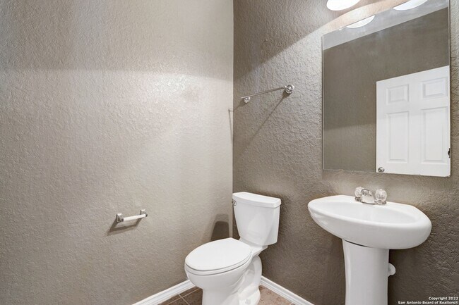 Building Photo - 206 Palma Noce