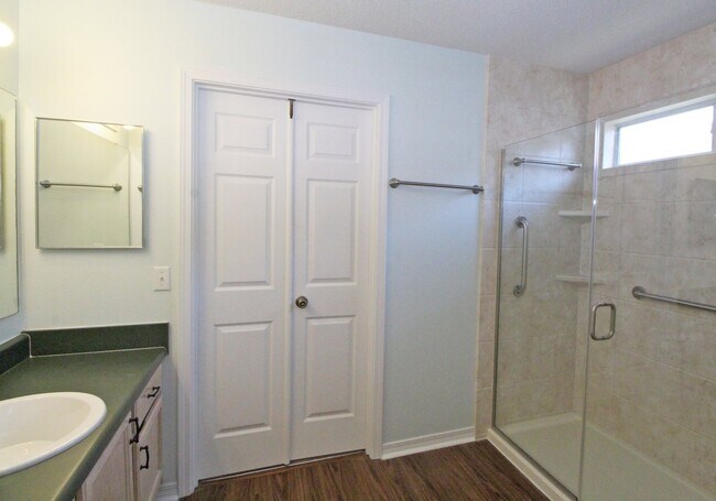 Building Photo - WIP – Coming Available 10/24! Charming 2BD...