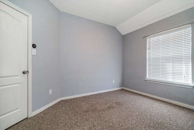Building Photo - 5452 Lake Powell Dr