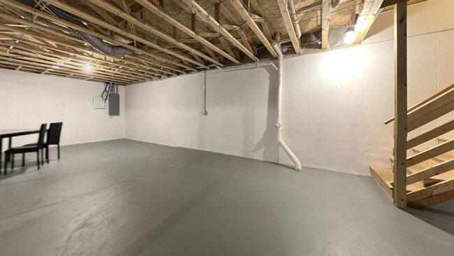 Building Photo - 1214 N 16th Ave