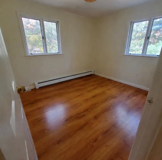 Building Photo - 37 Mary's Ln