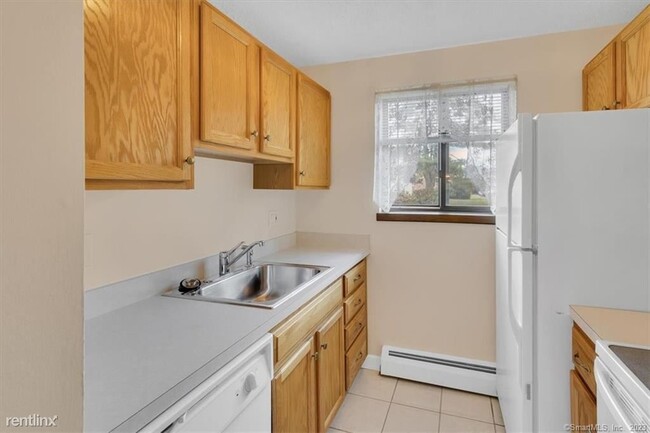 Building Photo - 1 br, 1 bath Condo - 23 I Amato Drive I