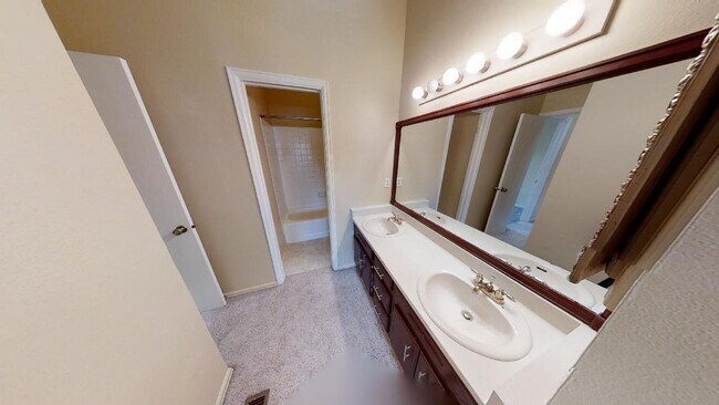 Building Photo - 5549 Dunbar Ct