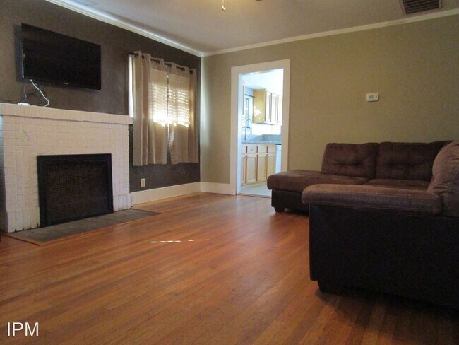 Building Photo - 2 br, 1 bath House - 146 West 2nd Avenue