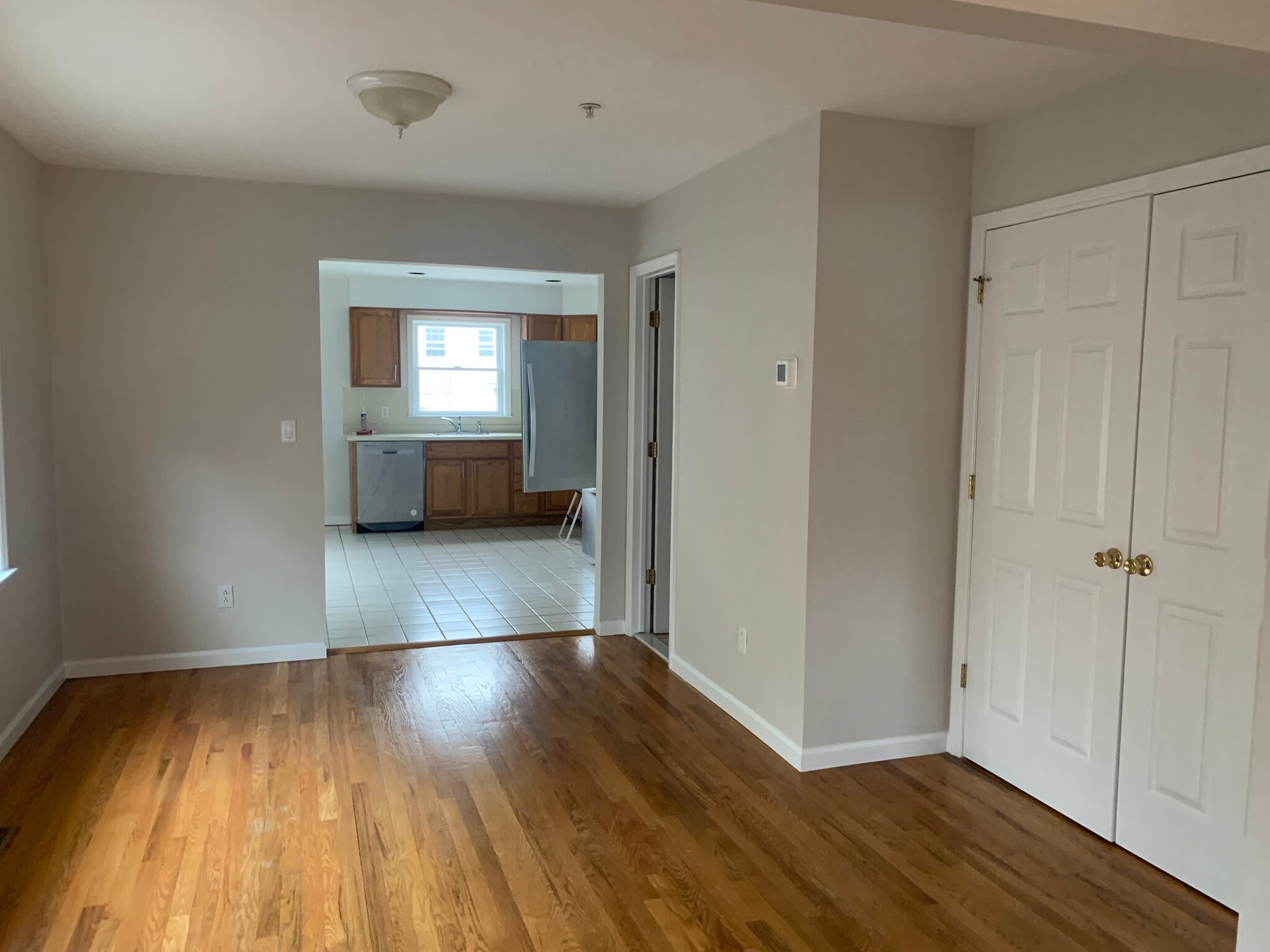Updated kitchen - 40 Park Ave