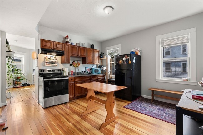 Building Photo - 170 Allston St