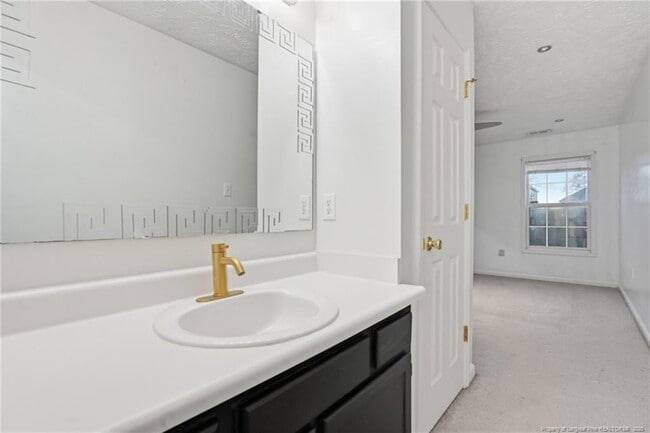 Building Photo - 419 Northwoods Dr