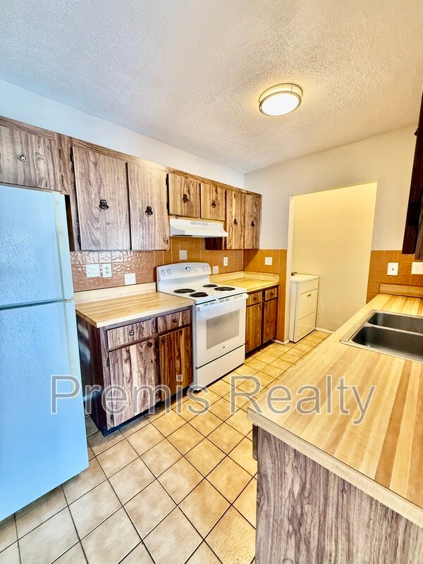 Building Photo - 2938 Lichen Ln