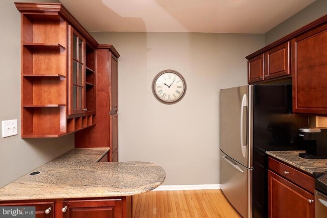 Building Photo - 138 Whispering Oaks Dr