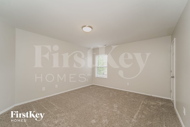 Building Photo - 4031 Larkhaven Village Dr