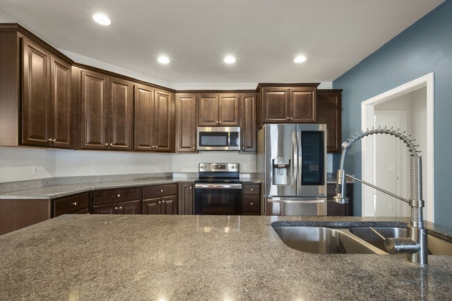 Building Photo - 307 Farmhouse Trail