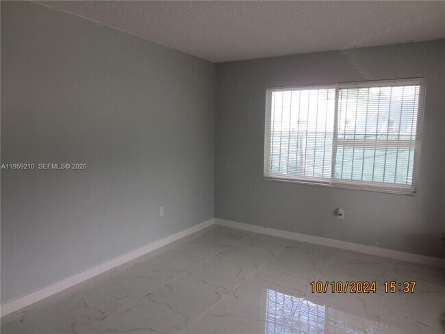 Building Photo - 1141 NW 30th St