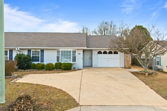 Building Photo - 2107 Hamilton Pl S