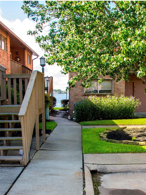 Building Photo - 801 River Rd