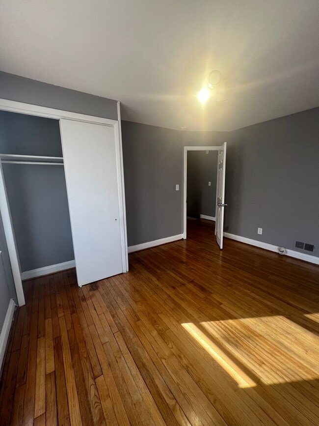 Building Photo - Lovely 3 Bedroom Home in East Baltimore