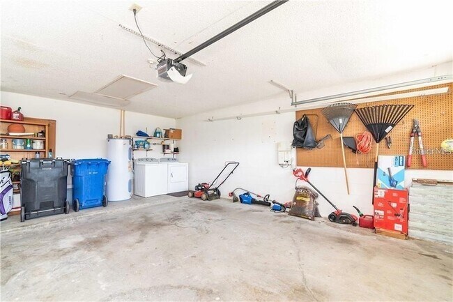 Building Photo - 1907 Coral Tree Ct