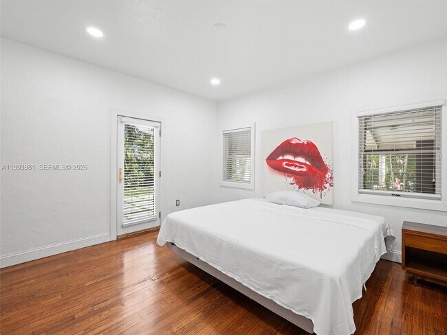 Building Photo - 314 Romano Ave