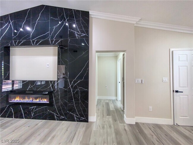 Building Photo - 10420 Villa Ridge Dr