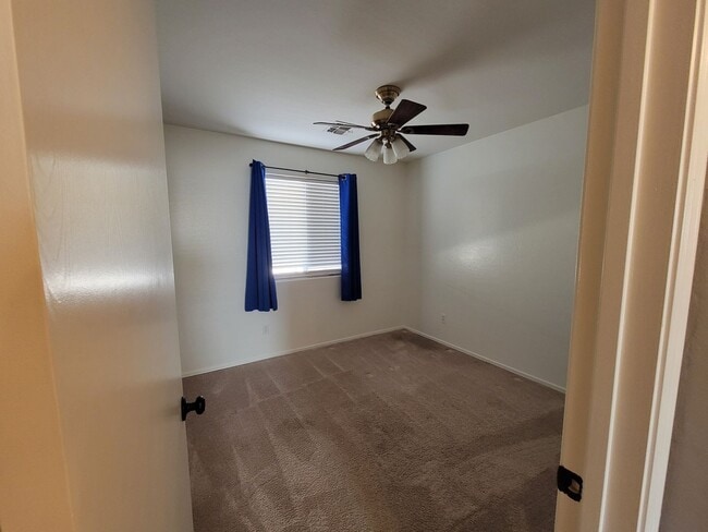 Building Photo - 14862 W Aster Dr