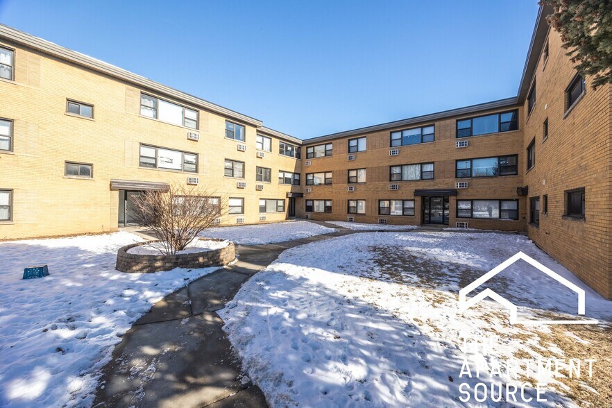 Building Photo - 6807 N Ridge Blvd