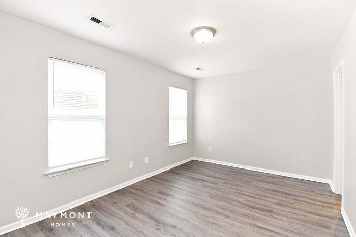 Building Photo - 907 Tennyson Dr