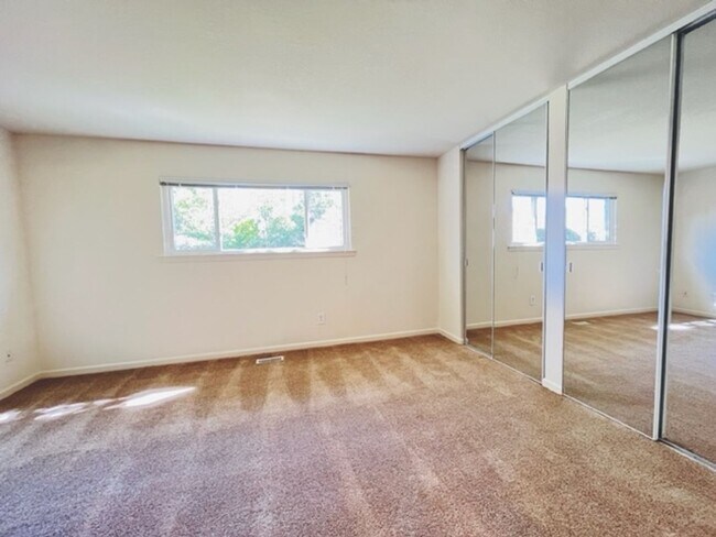 Building Photo - Charming 4BD/2BA, Single-Story Ranch-Style...