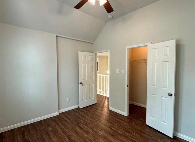 Building Photo - 5015 Cottonglen Ct