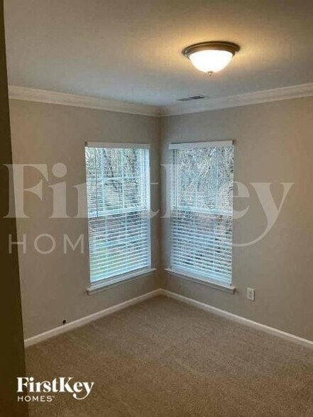 Building Photo - 127 Meandering Way Ln