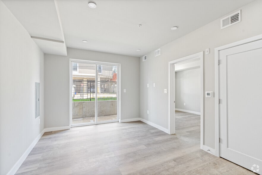 1BR, 1BA - 704SF - 22 Kennedy St NW