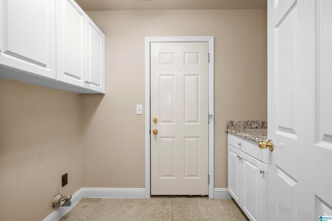 Building Photo - 4006 Vestview Dr