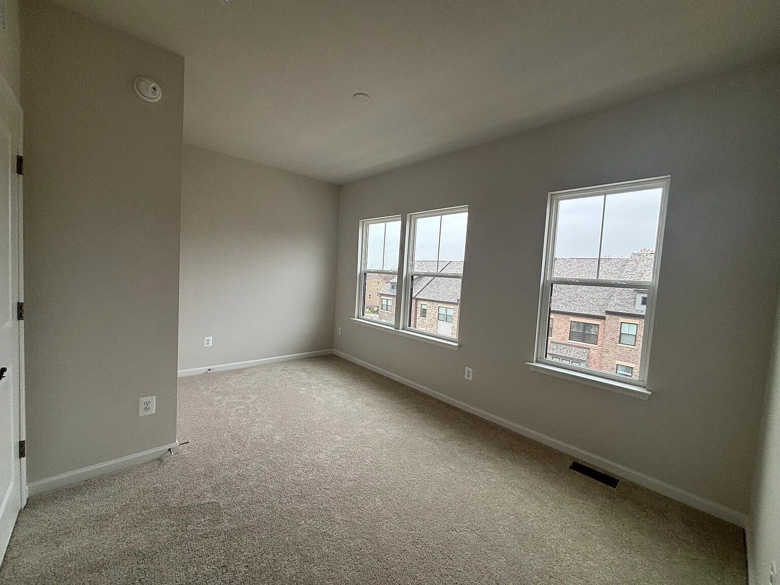 Bedroom - 6049 Beake St