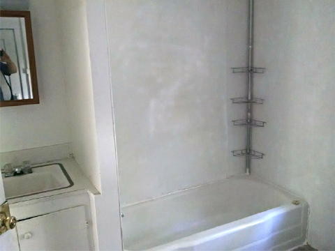 2nd flr bath =west side - 1306 Hickory St