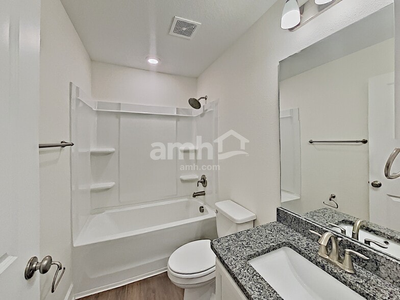 Building Photo - 3007 Creek Village Ln