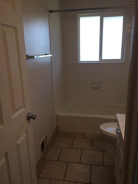 Building Photo - 2251 S 3500 W