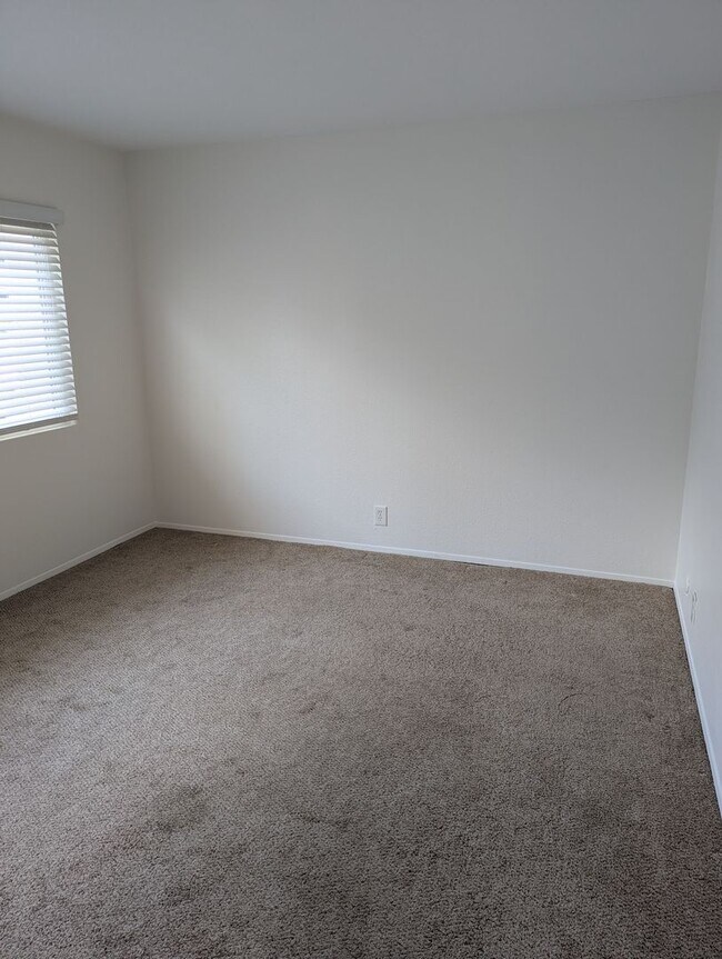 Building Photo - 3 Bed/2 Bath Townhome in Poway