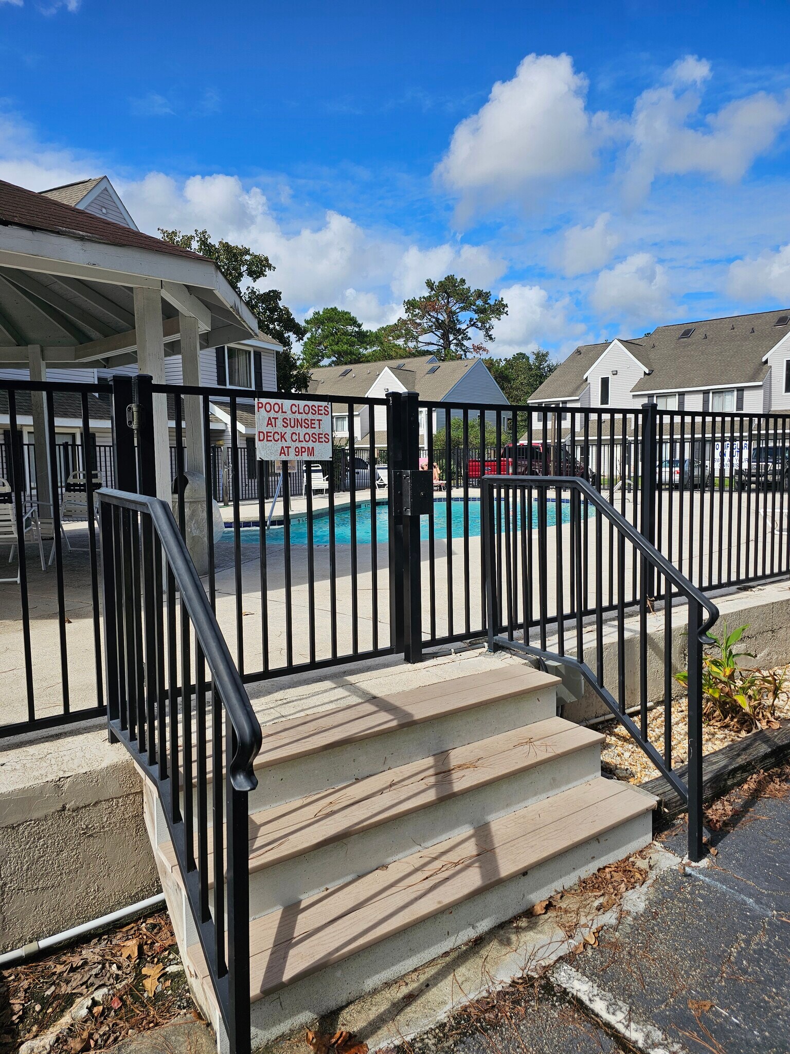 Building Photo - 500 Fairway Village Dr
