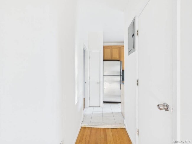 Building Photo - 21-37-37 33rd St