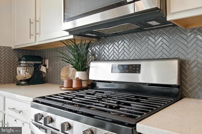 Building Photo - 5051 Silver Oak Dr